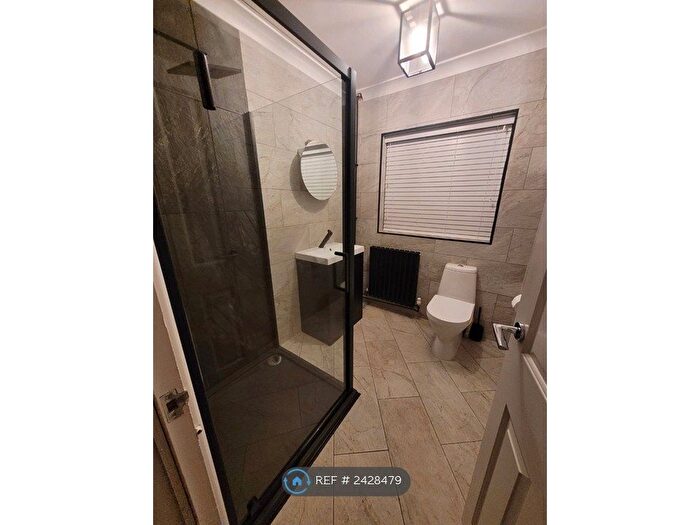 2 Bedroom Bungalow To Rent In Rockingham Road, Kettering, NN16