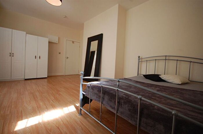 Studio To Rent In Belgrave Road, Victoria, SW1V