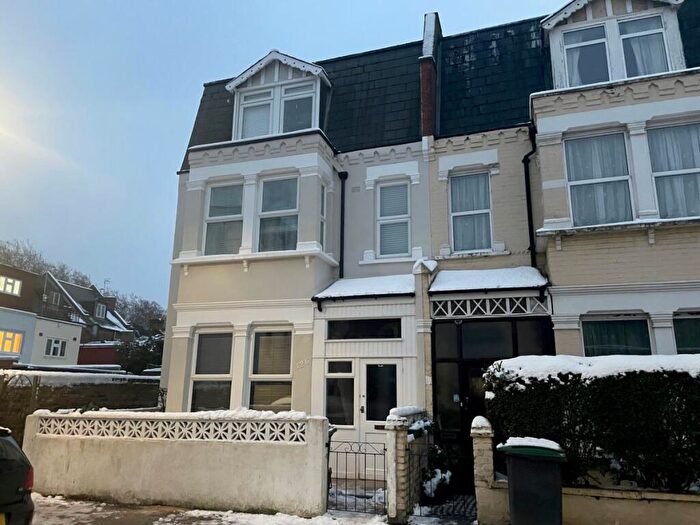 1 Bedroom Flat To Rent In Hampden Road, Turnpike Lane, N8