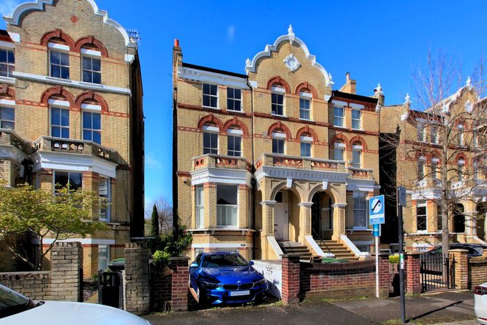 2 Bedroom Flat To Rent In The Chase, Clapham, London, SW4