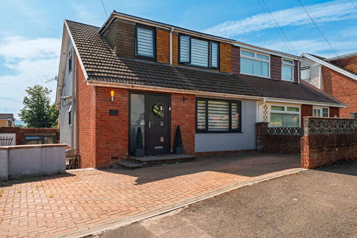4 Bedroom Semi-Detached House For Sale In Worcester Close, Heolgerrig, CF48