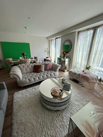 3 Bedroom Town House To Rent In Oxygen Tower, Millbank Street, Manchester, Greater Manchester, M1