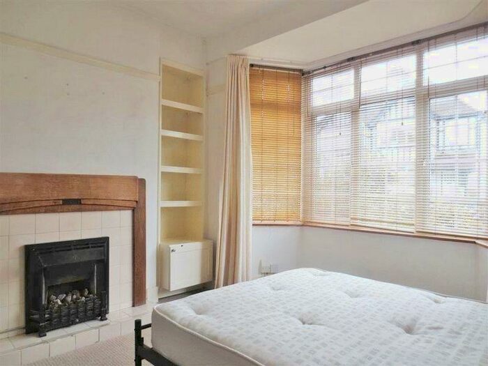 4 Bedroom Semi-Detached House To Rent In Reigate Road, Brighton, BN1