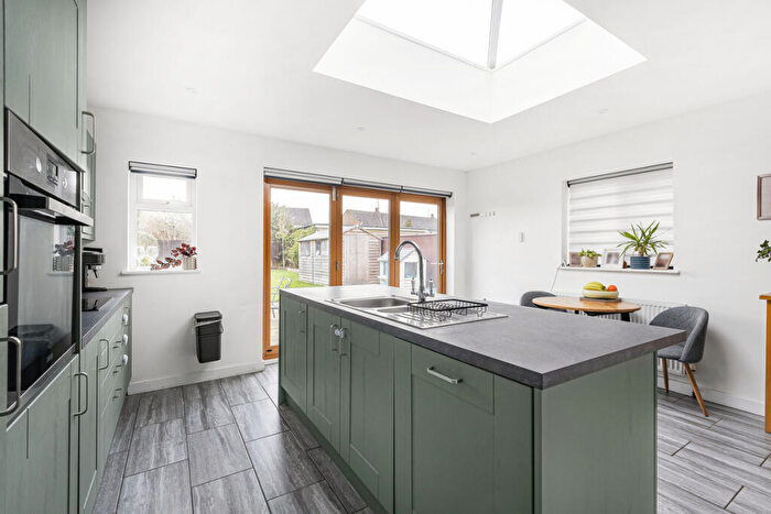 3 Bedroom End Of Terrace House For Sale In Cherwell Avenue, Kidlington, OX5