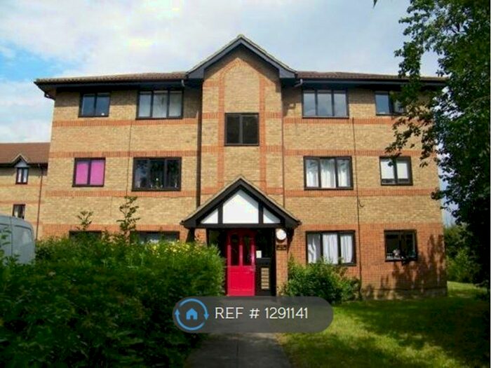 1 Bedroom Flat To Rent In Dalrymple Close, London, N14