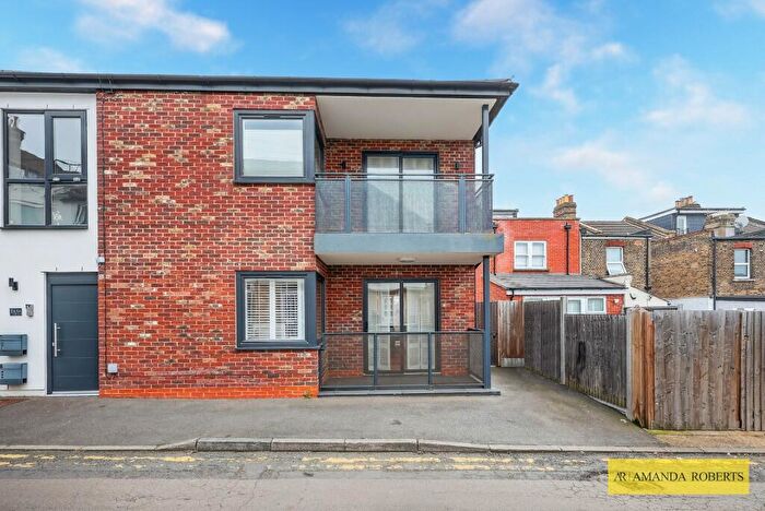 1 Bedroom Flat For Sale In Cart Lane, London, E4