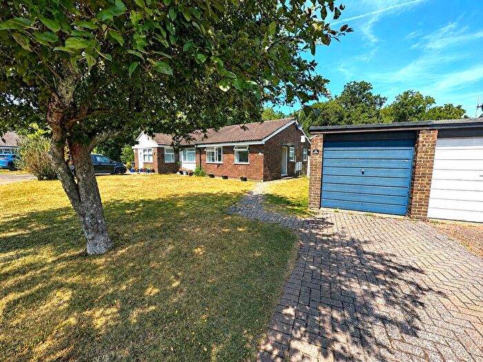 2 Bedroom Bungalow For Sale In Culverlands Crescent, Ash, Surrey, GU12
