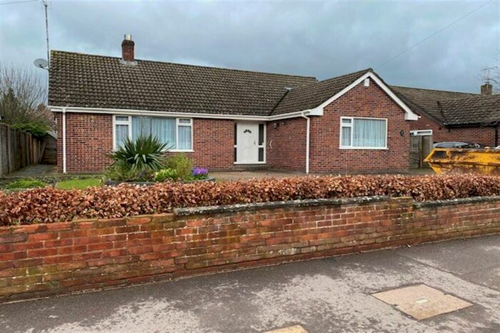 3 Bedroom Detached Bungalow To Rent In Newbury Berkshire, RG14