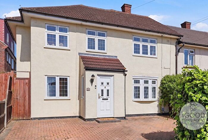 4 Bedroom End Terrace House For Sale In Crossfields, Loughton, IG10