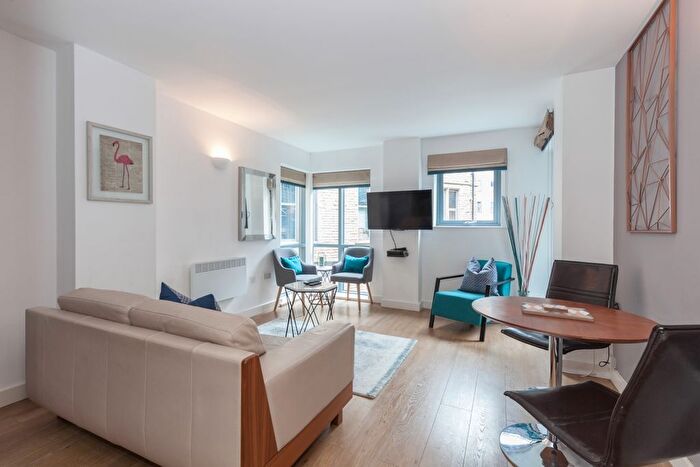 2 Bedroom Flat To Rent In Hunslet Road, Hunslet, Leeds, LS10