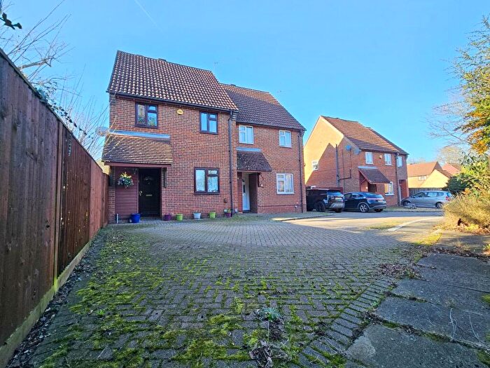 3 Bedroom Semi Detached House For Sale In Carland Close, Lower Earley, Reading, RG6
