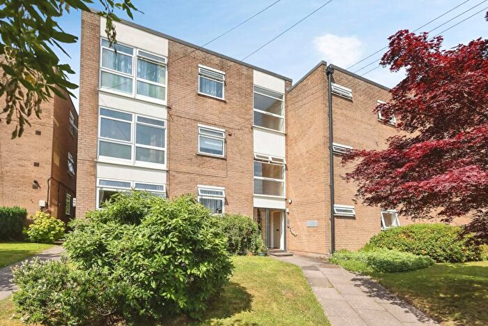 1 Bedroom Flat For Sale In Leicester Close, Smethwick, West Midlands, B67