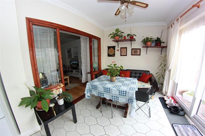 4 Bedroom House To Rent In Oakley Avenue, Barking, IG11