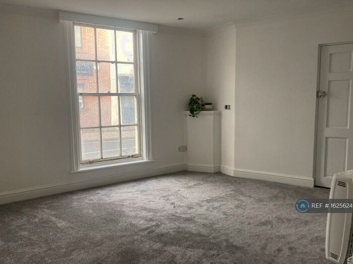 1 Bedroom Flat To Rent In London Road, Newbury, RG14
