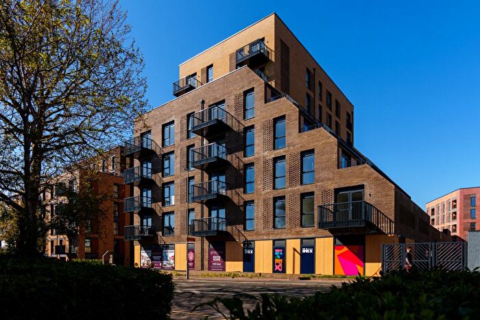 3 Bedroom Flat For Sale In Gradino, Davigdor Road, Hove, BN3