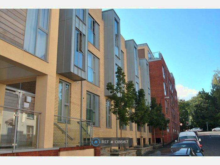 2 Bedroom Flat To Rent In Armidale Place, Bristol, BS6
