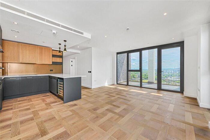 3 Bedroom Apartment For Sale In Boxwood Gardens, London, E1W