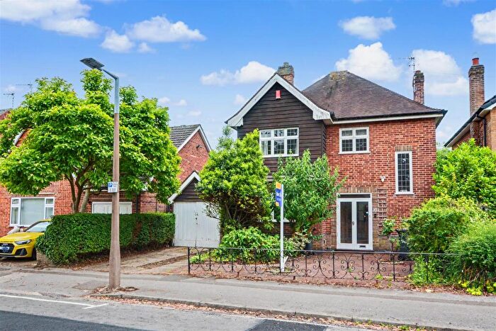 4 Bedroom Detached House For Sale In Peveril Road, Beeston, Nottingham, NG9