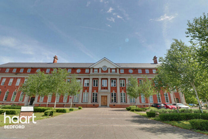 2 Bedroom Flat For Sale In Beauvais Square, Bedford, MK42