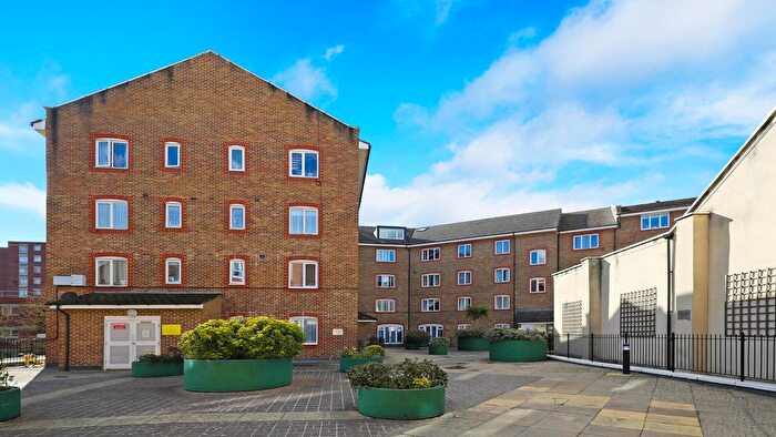 2 Bedroom Flat To Rent In Church Road, Acton, W3