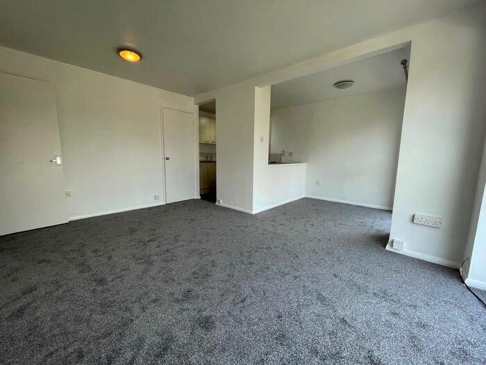 2 Bedroom Maisonette To Rent In Hyde Heath Court, Crawley, RH10