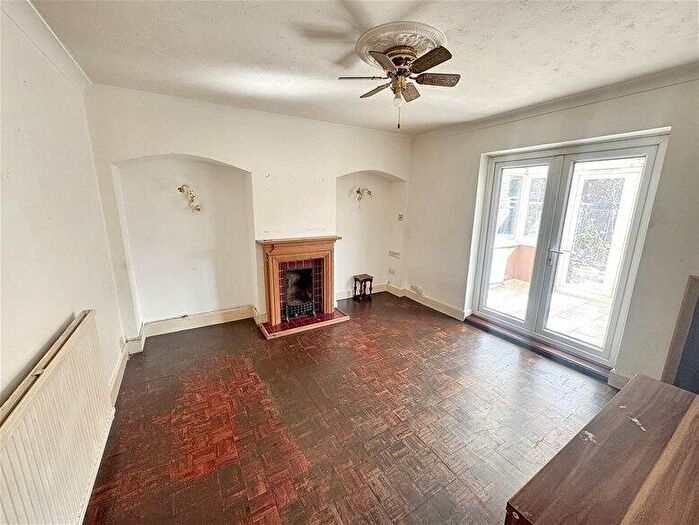 3 Bedroom House To Rent In Palmer Road, Plaistow, E13