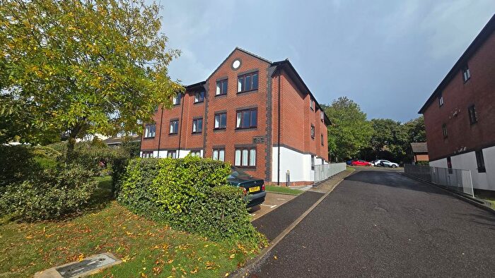 1 Bedroom Flat For Sale In De La Warr Road, Bexhill-On-Sea, TN40