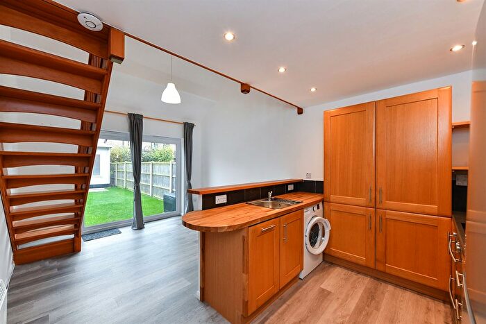 1 Bedroom Terraced House To Rent In Mayflower Close, West Bridgford, Nottingham, NG2