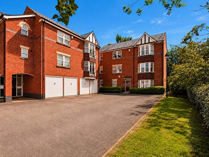 2 Bedroom Flat For Sale In Roman Road, Chester Green, Derby, DE1