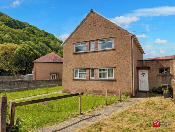 2 Bedroom Flat For Sale In Heol Y Glo, Tonna, Neath, Neath Port Talbot., SA11