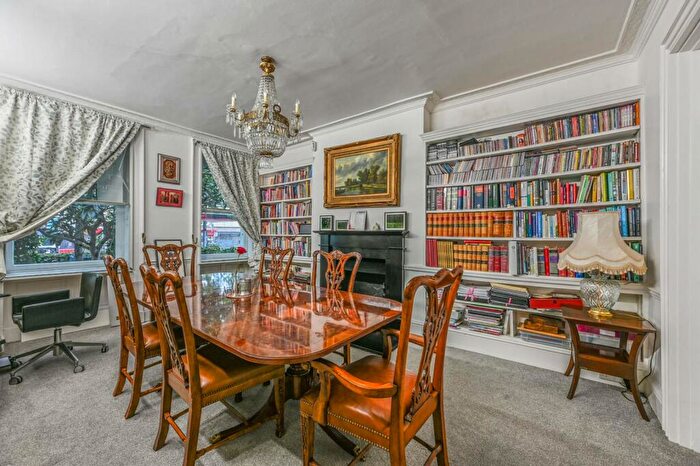 4 Bedroom Maisonette To Rent In Kennington Road, Kennington, London, SE11