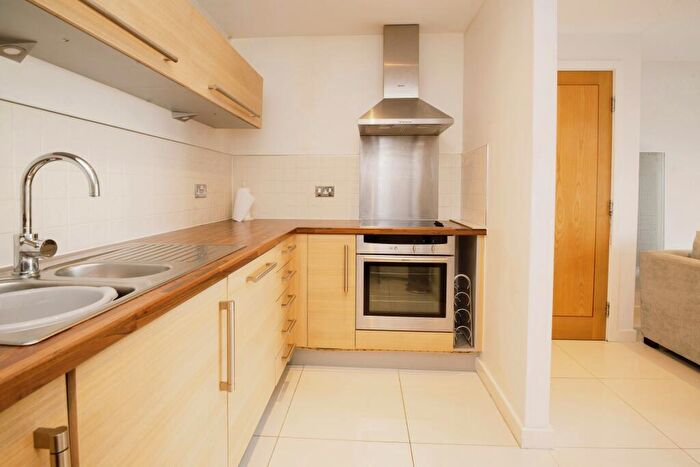 2 Bedroom Flat To Rent In Roma, Victoria Wharf, Watkiss Way, CF11