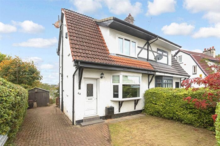 3 Bedroom Semi-detached House For Sale In Crosslees Drive, Thornliebank, Glasgow, East Renfrewshire, G46