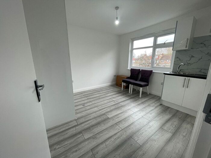 Studio To Rent In Tudor Road, Enfield, N9