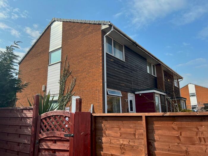 2 Bedroom Flat To Rent In Meadowcroft Glade, Westfield, Sheffield, S20