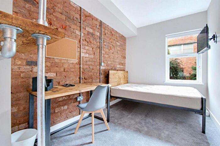 6 Bedroom Terraced House To Rent In Eldon Road, Birmingham, B16