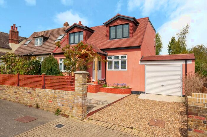 5 Bedroom Semi-Detached House For Sale In Craven Road, Orpington, BR6