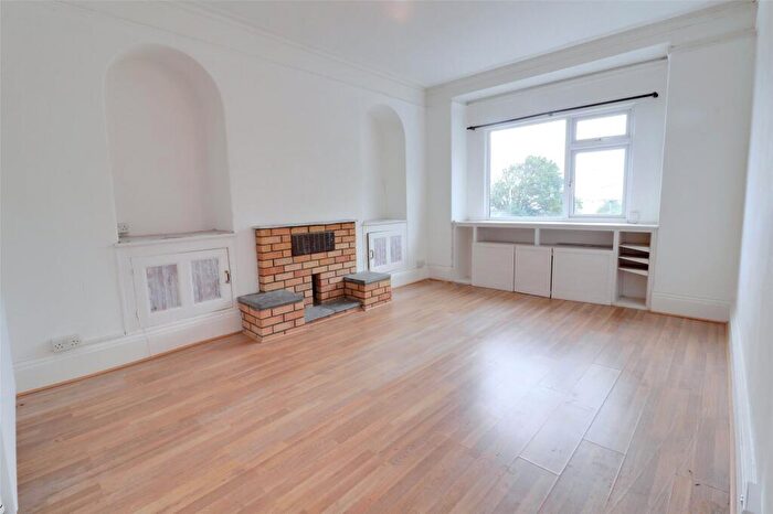 1 Bedroom Apartment For Sale In Oxford Grove, Ilfracombe, EX34
