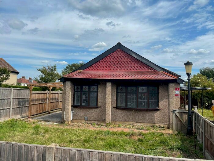 3 Bedroom Detached Bungalow To Rent In Churchgate Road, Waltham Cross, EN8