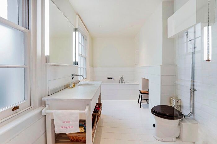 4 Bedroom Terraced House To Rent In Cheyne Walk, London, SW10