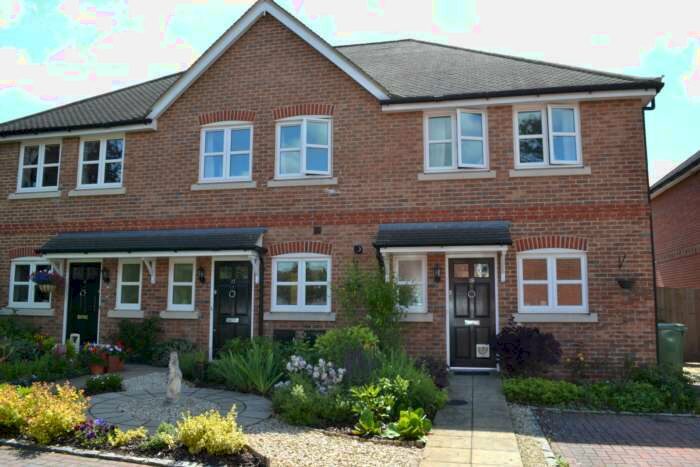 2 Bedroom Terraced House To Rent In Siareys Close, Chinnor, OX39