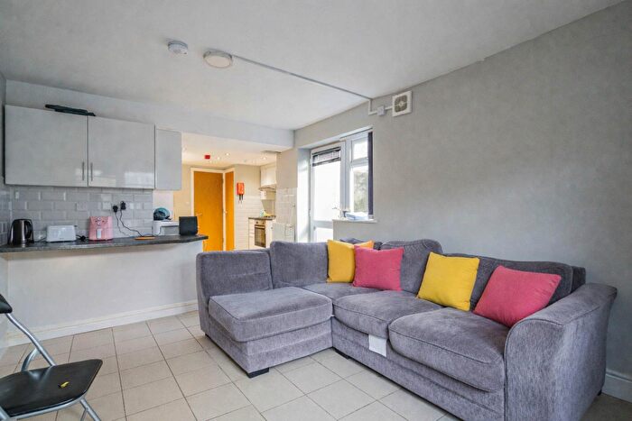 7 Bedroom Private Halls To Rent In Merthyr Street, Cathays, CF24