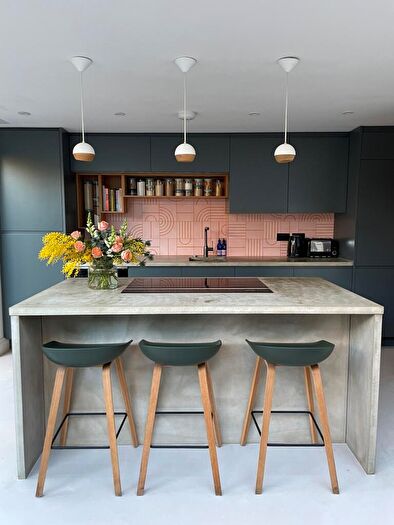 2 Bedroom Flat To Rent In Derwent Grove, SE22