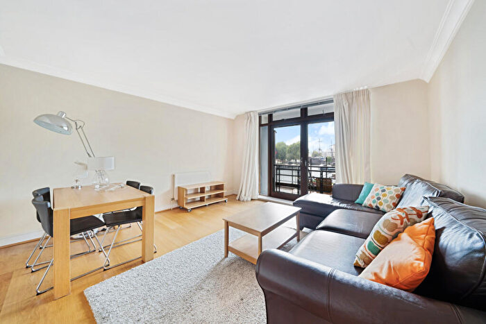 2 Bedroom Flat To Rent In Shearwater Court, Star Place, E1W