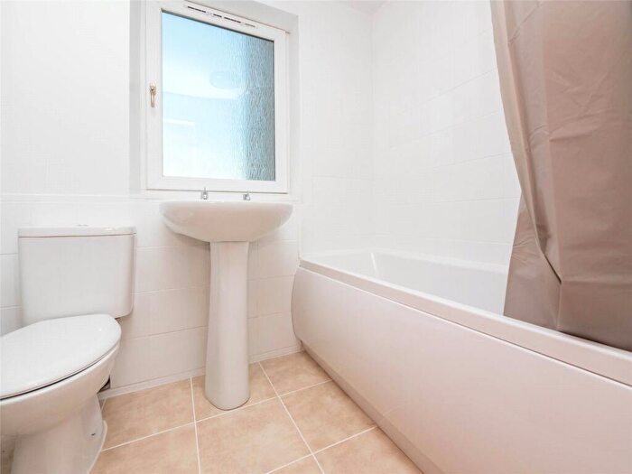1 Bedroom Flat To Rent In Redbraes Grove, Edinburgh, EH7