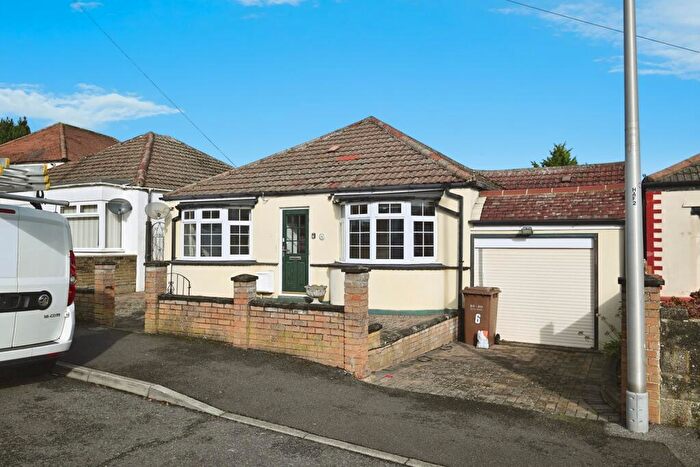 2 Bedroom Bungalow For Sale In Haig Avenue, Rochester, Kent, ME1