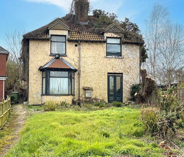 3 Bedroom Detached House For Sale In Victory Cottage, Sandhurst Lane, Gloucester, GL2