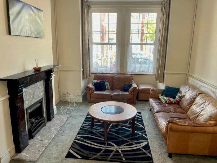 4 Bedroom Property To Rent In Bernard Street, Brynmill, Swansea, SA2