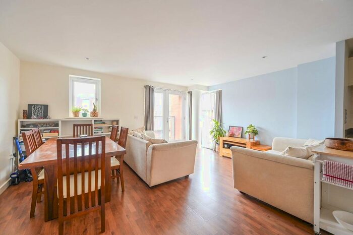 2 Bedroom Flat To Rent In Eastside Mews, Bow, London, E3