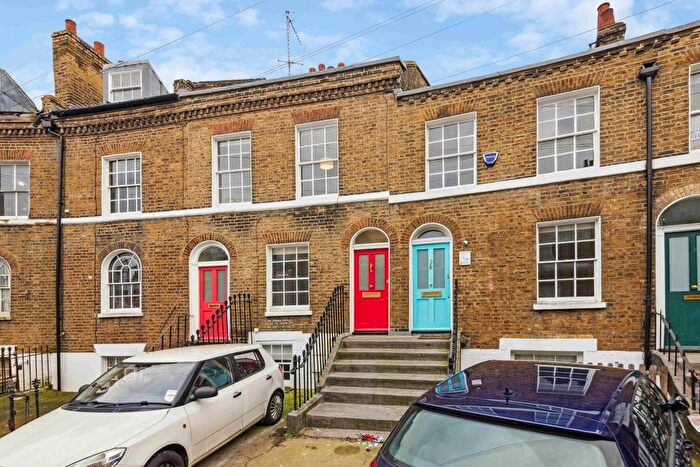 2 Bedroom Maisonette To Rent In Keystone Crescent, London, N1